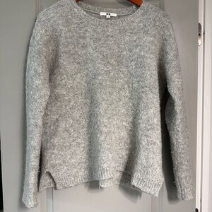 Uniqlo Heather Gray Women's Crew Neck Sweater